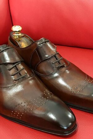 Formal zone buckle and laces shoes
