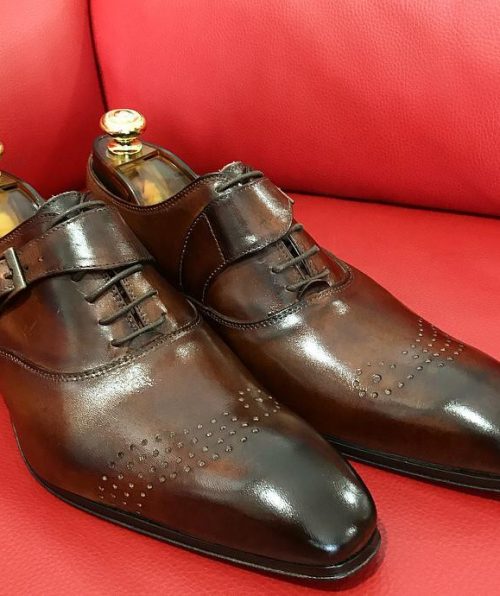 Formal zone buckle and laces shoes