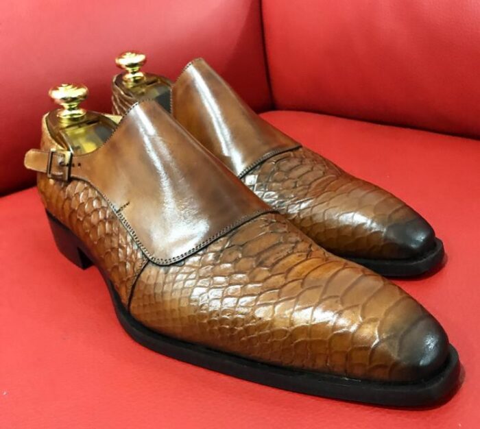 Formal zone semi croco shoes wiht buckle Brown